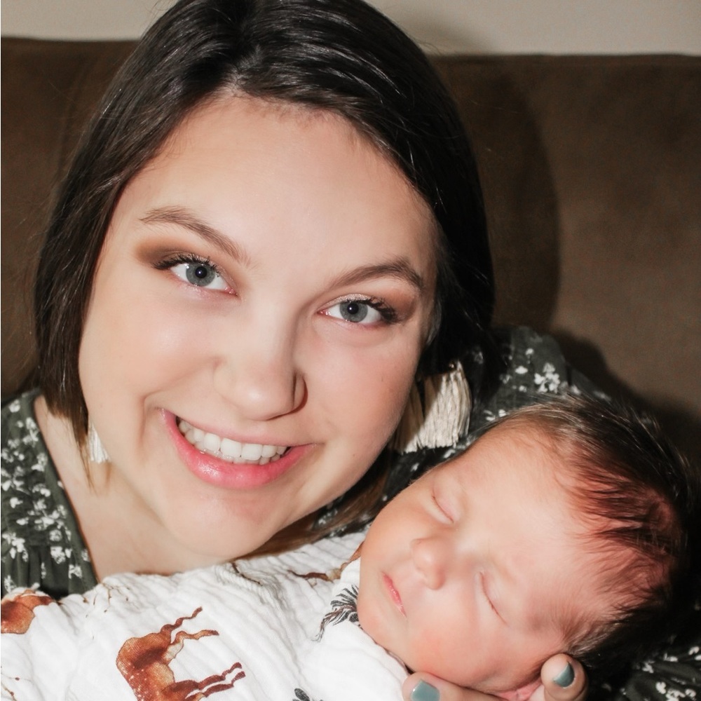 Meet your Posher, Caitlin